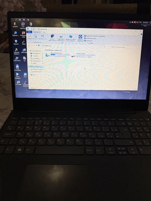 Lenovo noutbook sotiladi