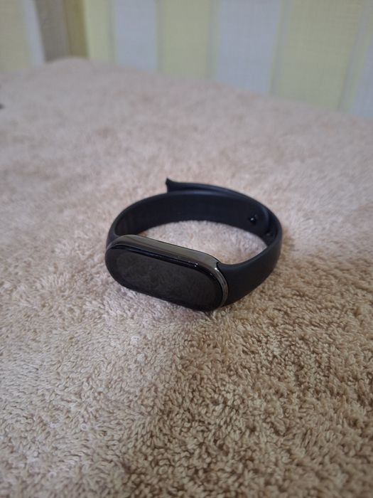 Mi band 8 часы в хорошем состояние