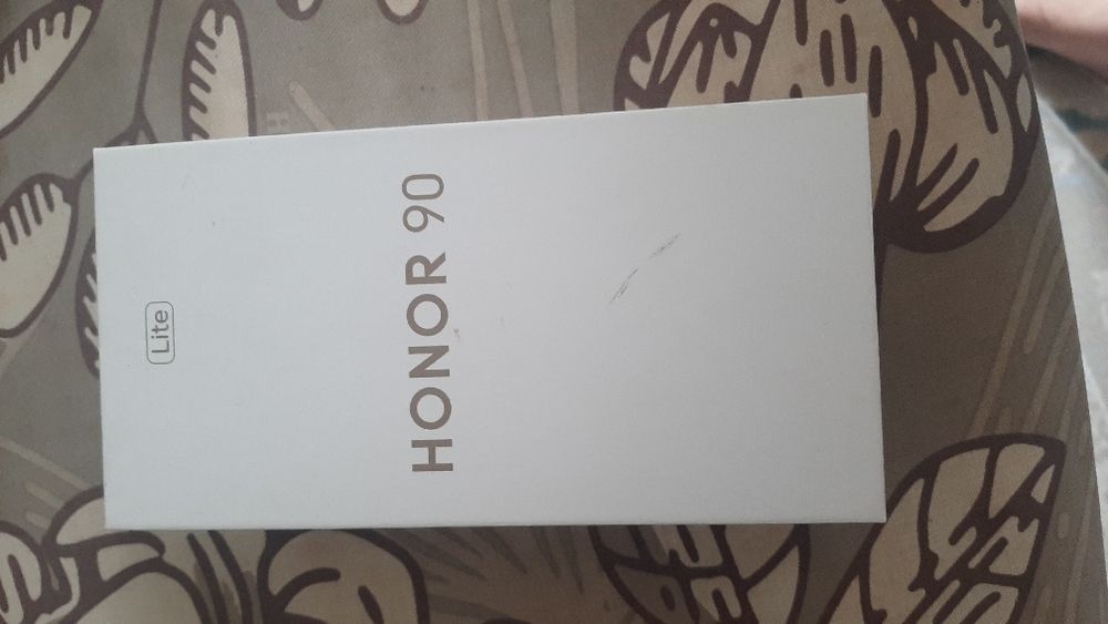 Продам новый телефон Хонор 90