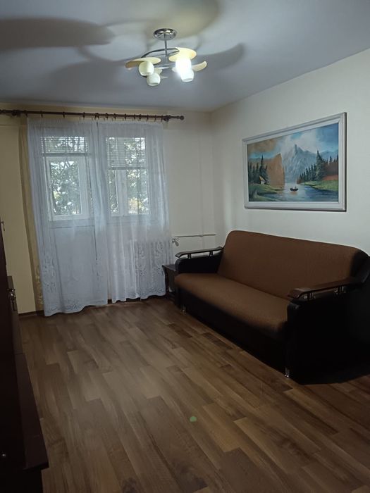 Închiriez apartament cu doua camere