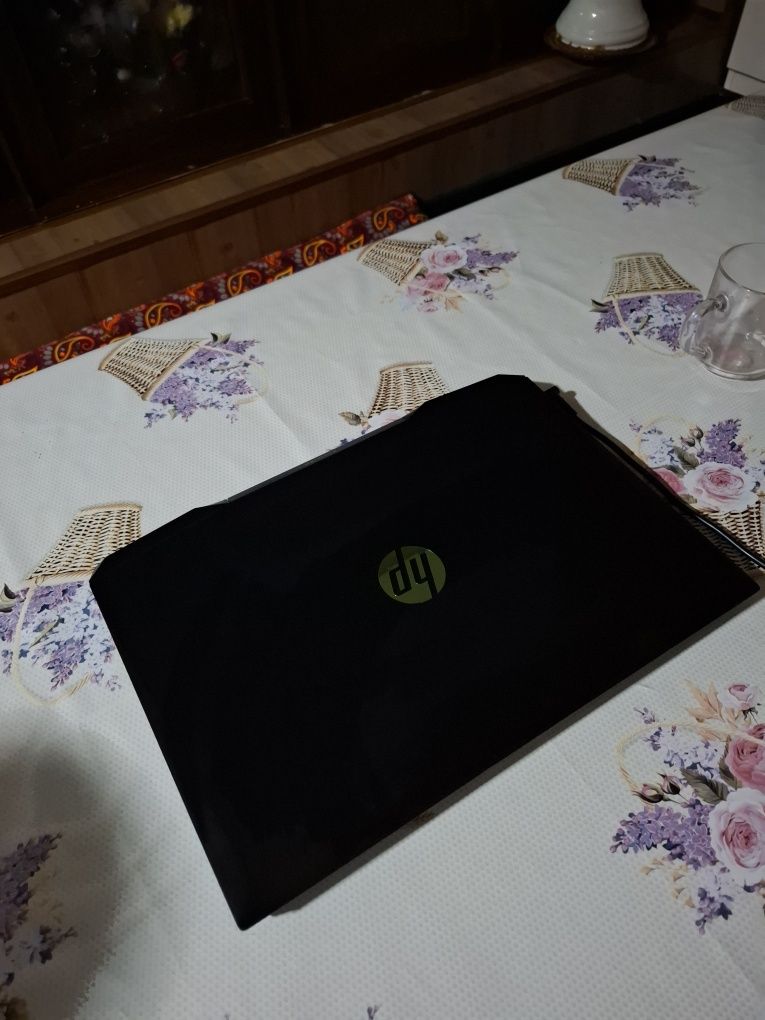 HP Pavilion Noutbuk Sotuvda