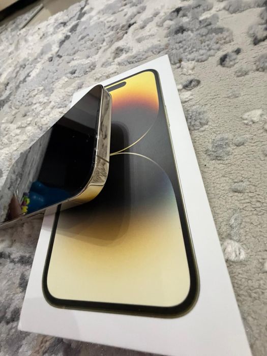 Iphone 14 pro gold
