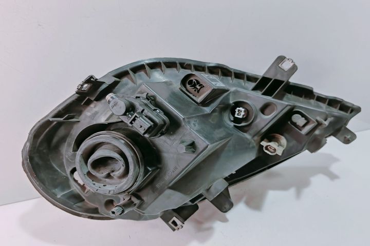 Far Stanga  8200701354 / 93859829 Nissan Primastar prima generatie (f