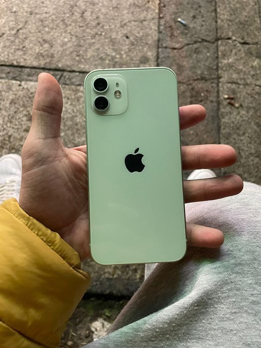 iPhone 12 simplu