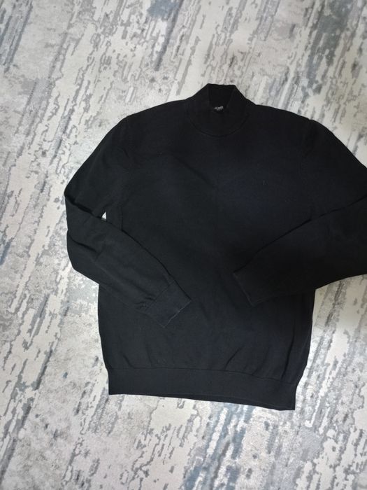 Мужской свитер черный