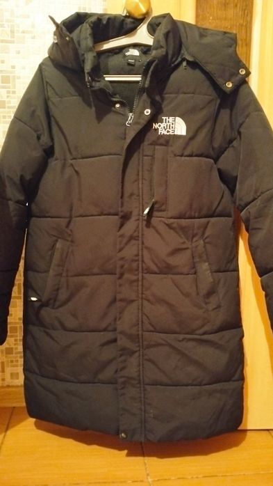 Продам куртку на мальчика 10000