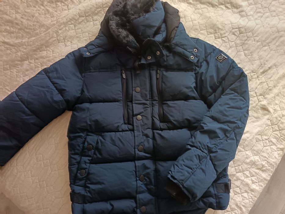 Продавам мъжко яке размер L