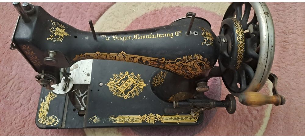 Masina de cusut Singer