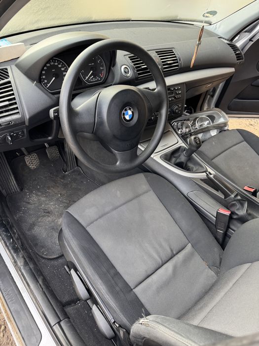 Vand BMW 116 i avariat ,