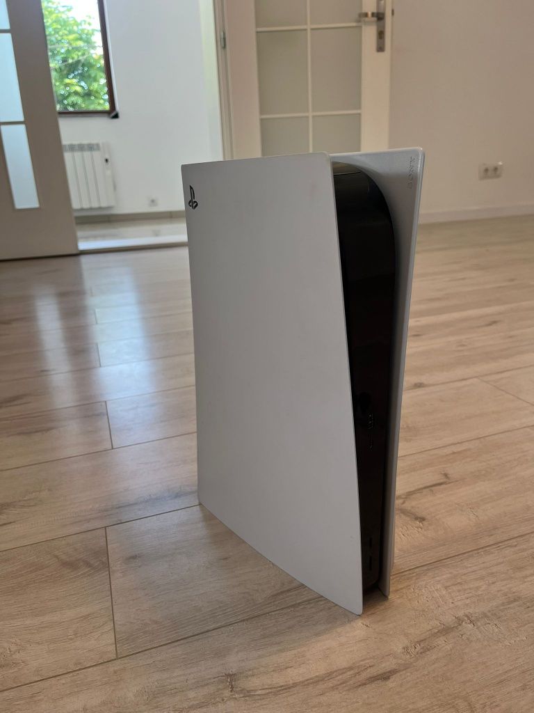 Playstation 5 varianta cu Disk
