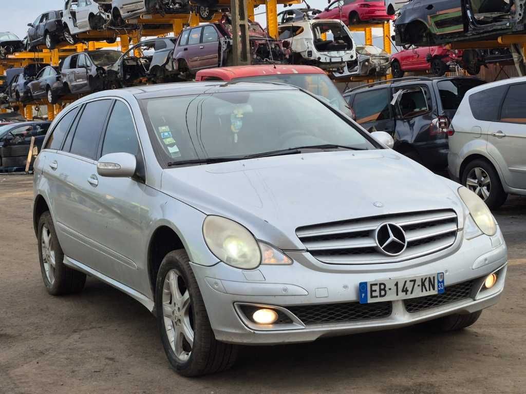 Grila bara fata radiatoare Mercedes R class R251 R320 R350 motor cutie