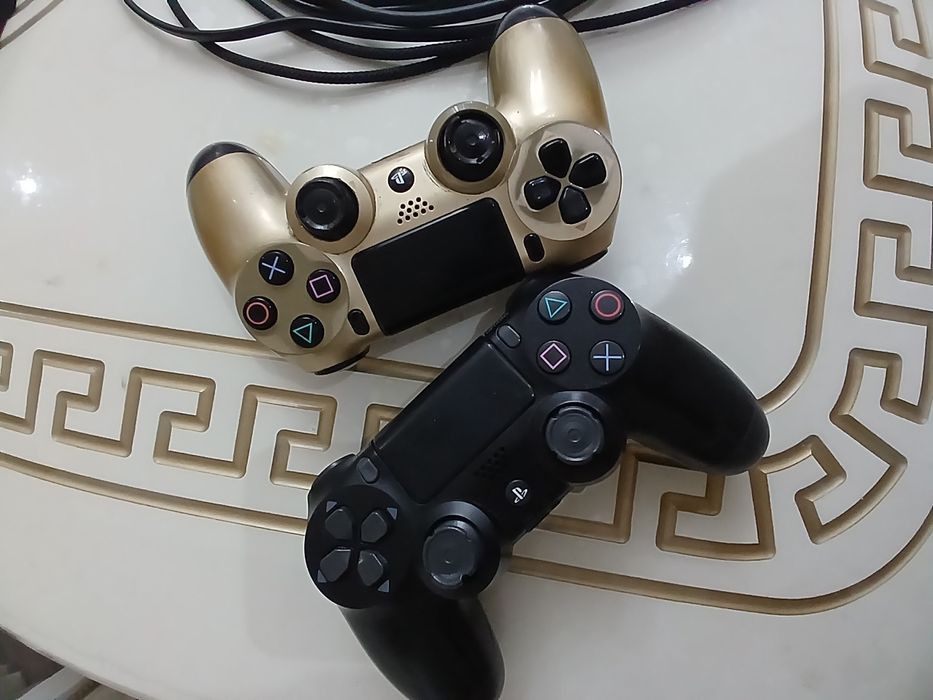 Продаю PlayStation 4 Slim 500 ГБ в идеальном состоянии.

Консоль не вс