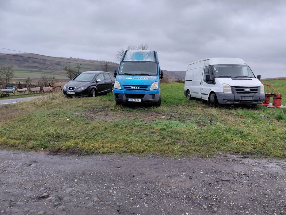 Vand 3 masini mai multe detalii la telefon