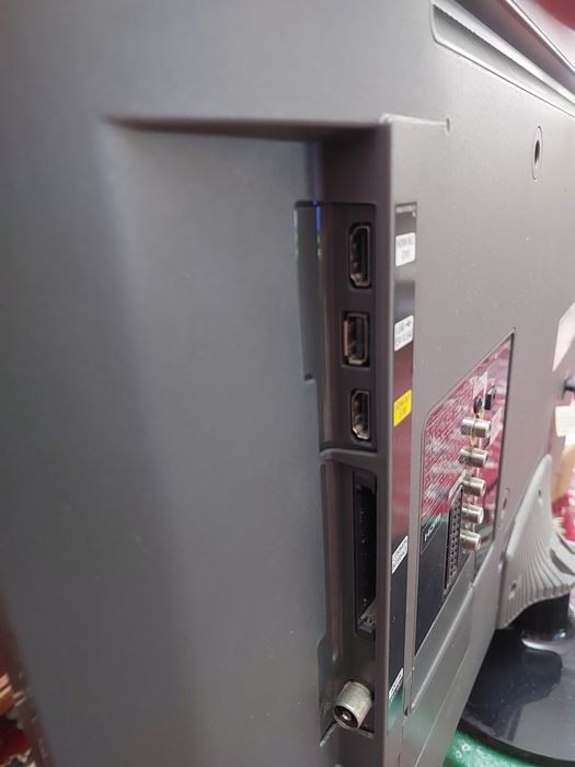 Телевизор Samsung модель UE 32 F 4000AW