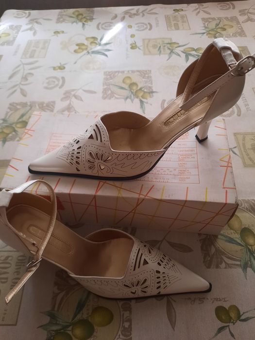 Продам новые туфли