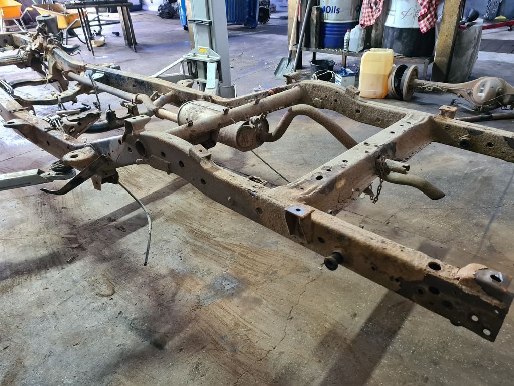 Sasiu Mitsubishi L200 V 2.4 Diesel 2016 2015 - 2018 SUV (958)