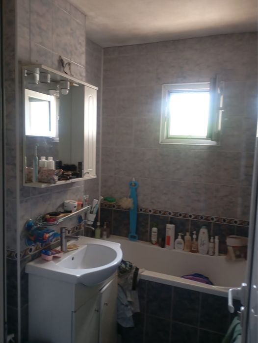 Vand apartament cu 3 camere decomandate Alexandru cel Bun