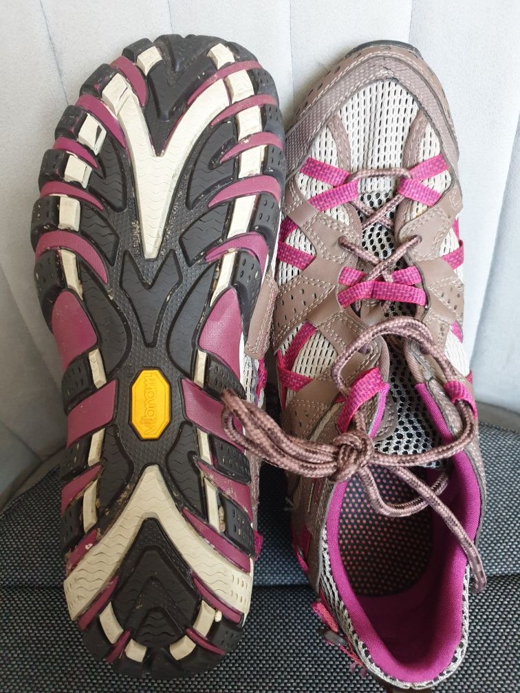 Vand pantofi treking MERRELL marimea 40