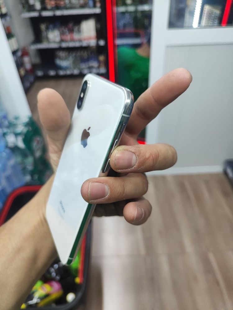 Iphone X , yomkost 90%