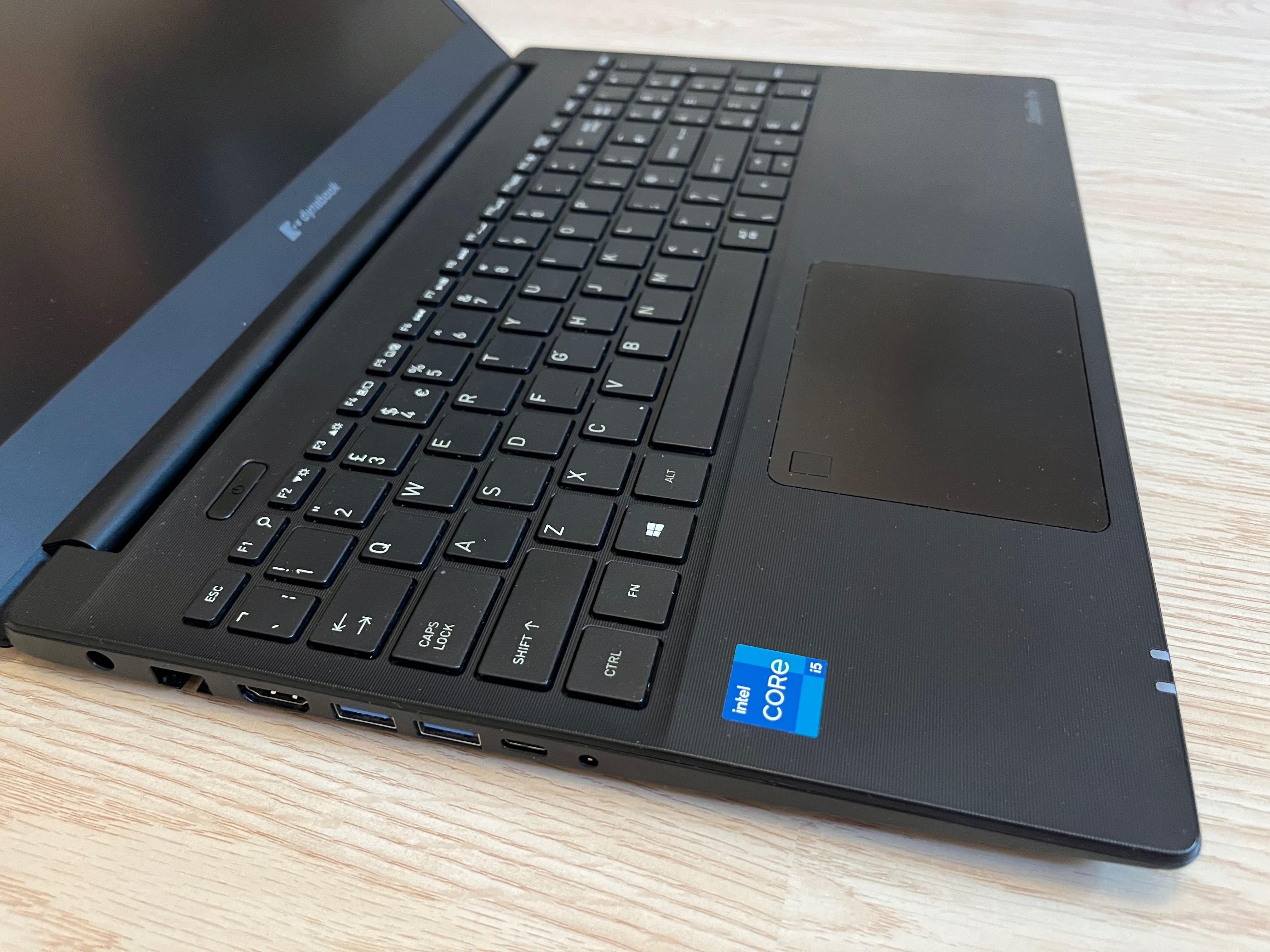 Dynabook Toshiba i5-1135g7 15.6” FHD ips L50-j-109