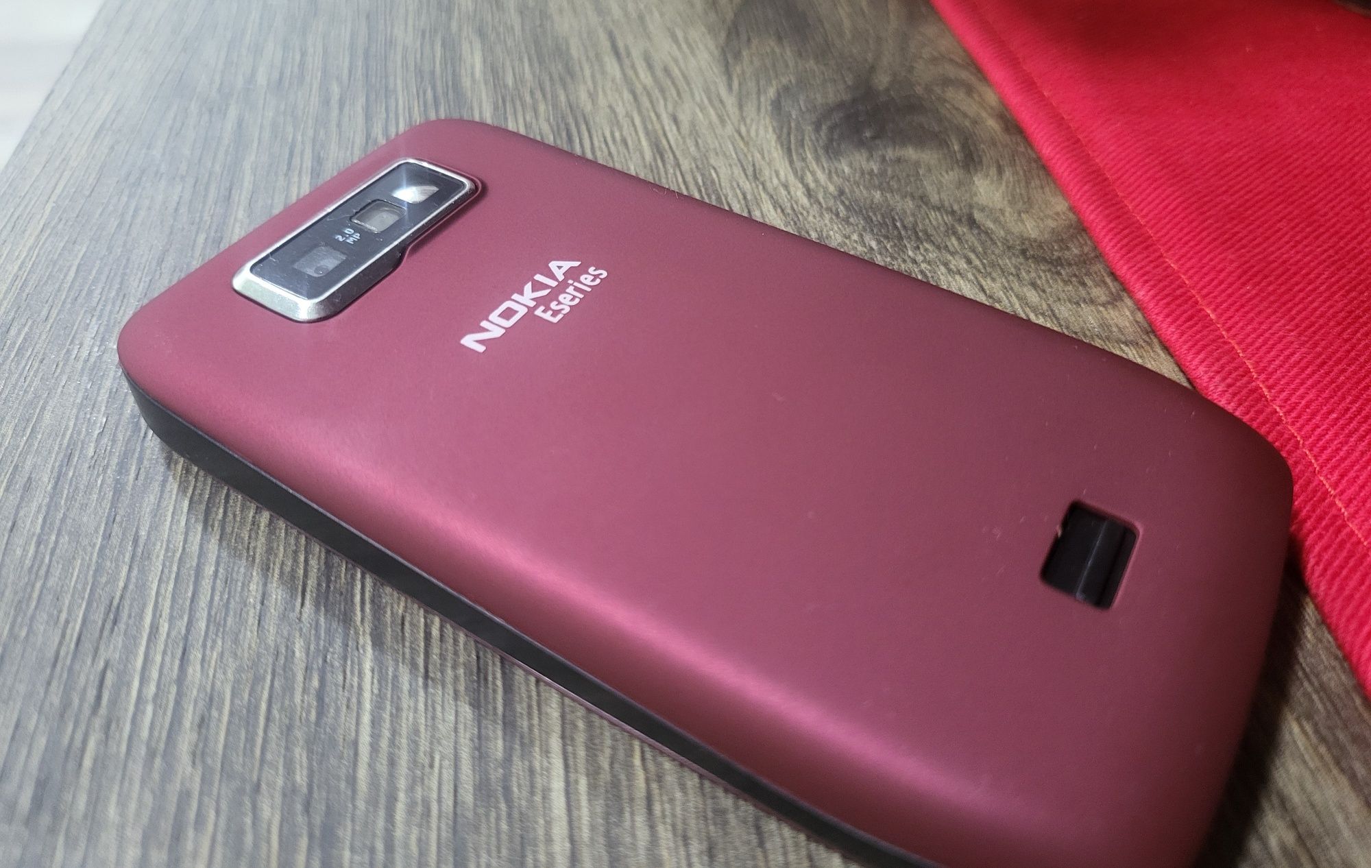 Продается Nokia E63.
