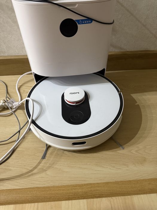 Продам робот пылесос Roidmi EVE Plus