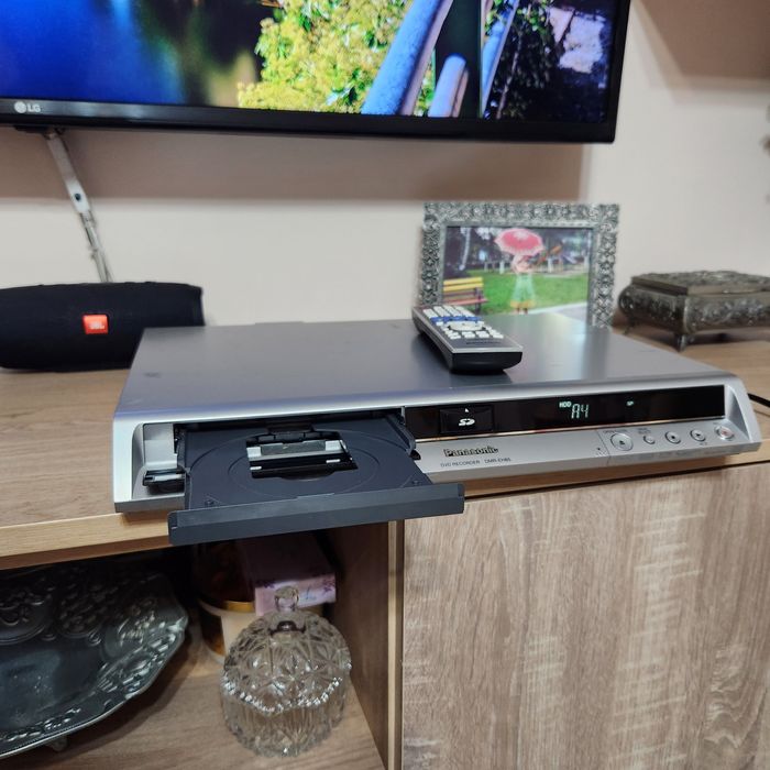 DVD recorder cu HDD 250 GB Panasonic DMR-EH65