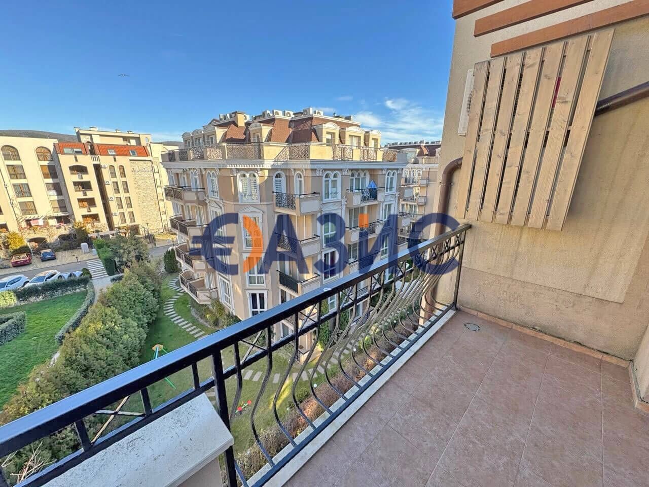 Продава се Двустаен апартамент в к.к. Слънчев бряг - 47 кв.м за 1809 €/кв.м - Снимка #11