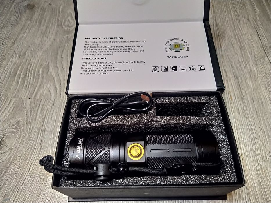 Lanterna cu led tip laser PM20 GT telescopică cu zoom distanta 1500m
