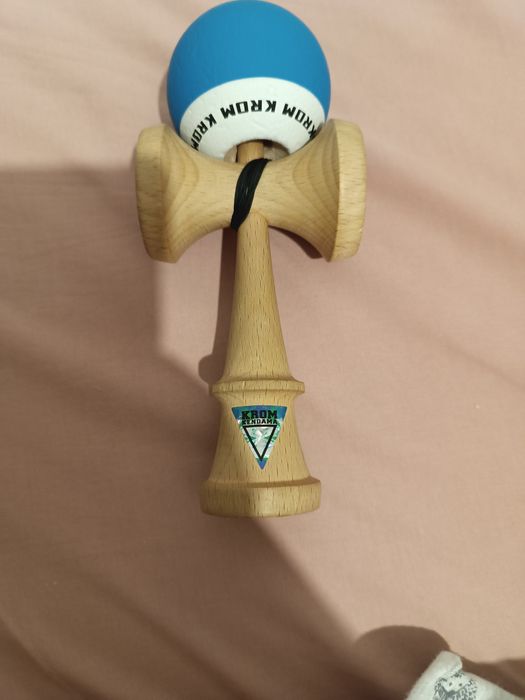 Vând kendama krom pop rabeer cu cutie