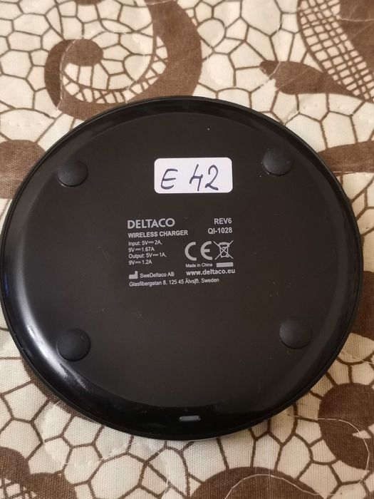 DELTACO Wireless Fast-charger for iPhone and Android, 10W fuctional