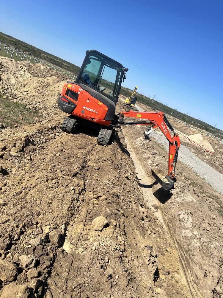 Închiriez Miniexcavator 3tone!