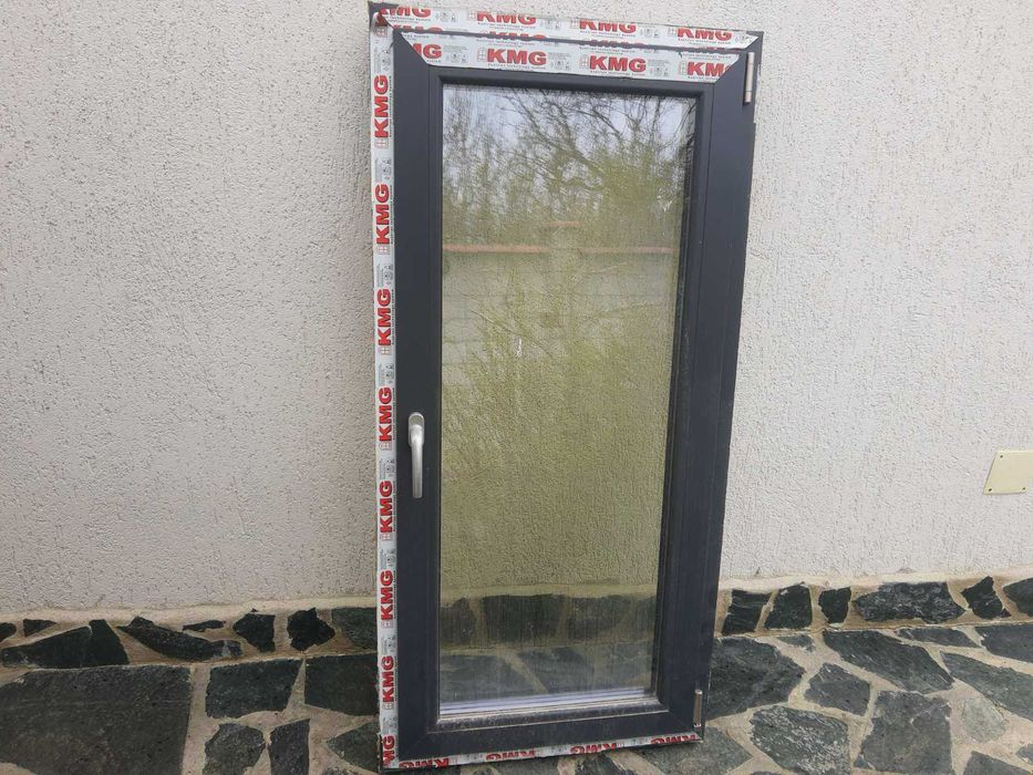 Продавам прозорец PVC 143/0,70