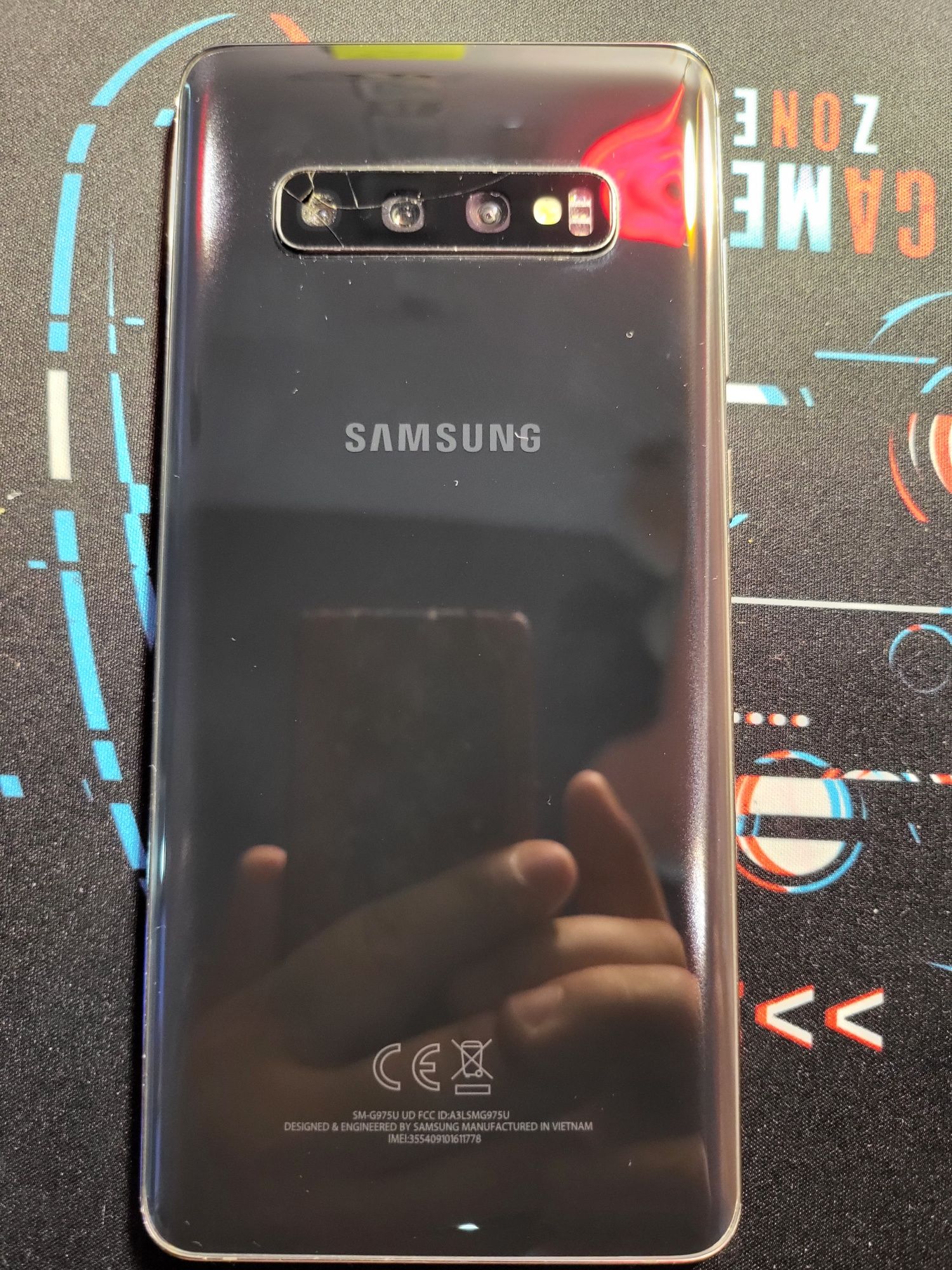 Vând samsung s10+ display spart