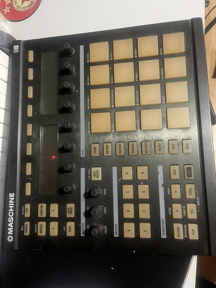 Native instruments maschine mk1