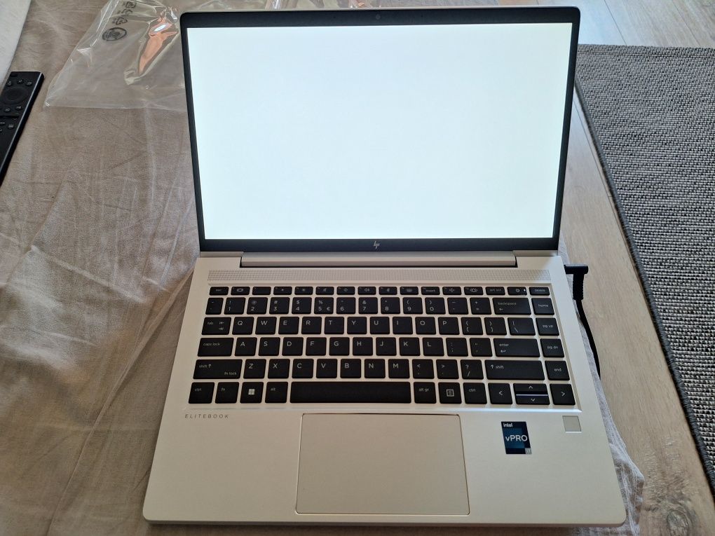 HP 640 G10,i7,32 gb ram,SSD 1 TB,nou