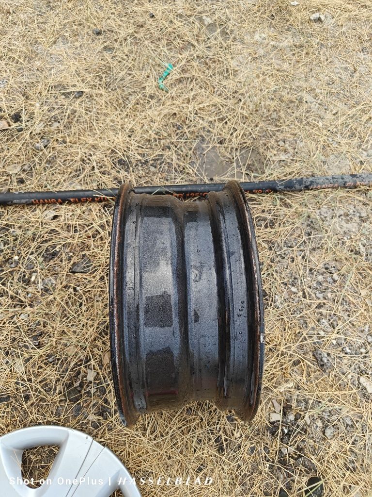 Диски Geely с колпаками