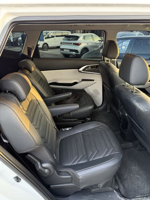 Kia Carens 2024 toza