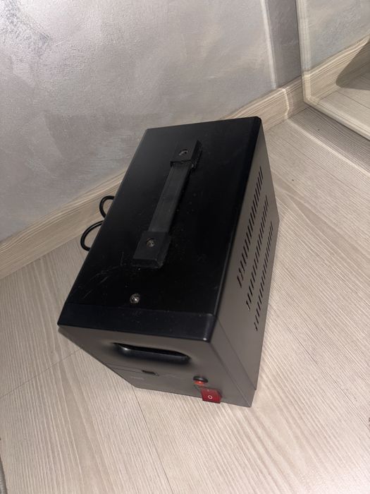 Stabilizator de Tensiune Automat 2000VA / 1200W AVR-REL-GUARD2000-WL