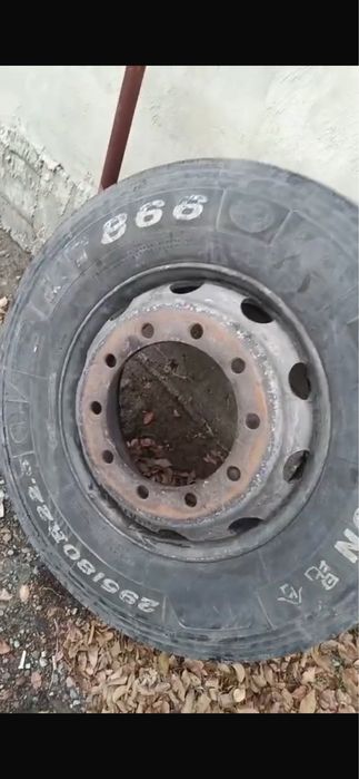 Продам шины б/у. Размер 295/80 R22/5 1штуки. Цена 45.000. Город Тараз