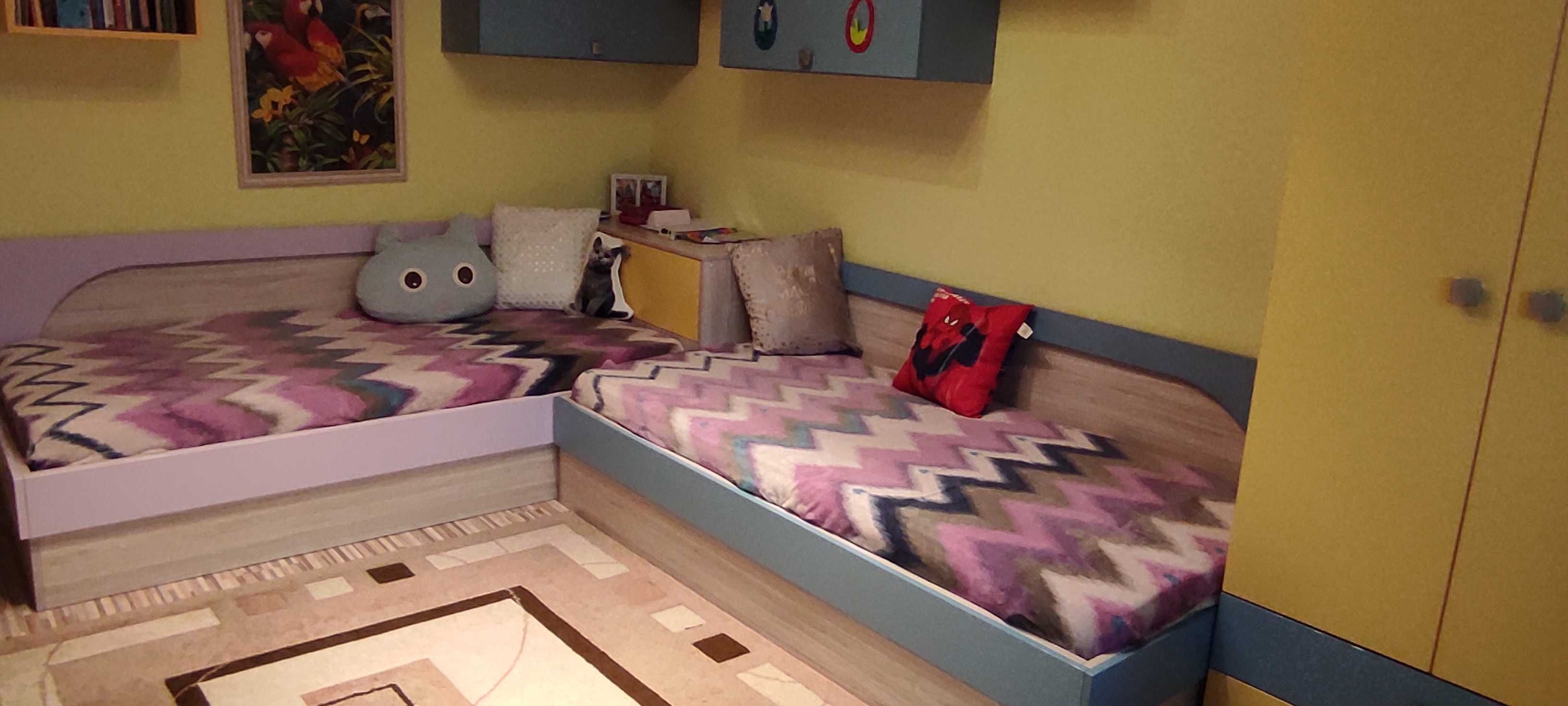 Обзавеждане за детска стая с 2 легла