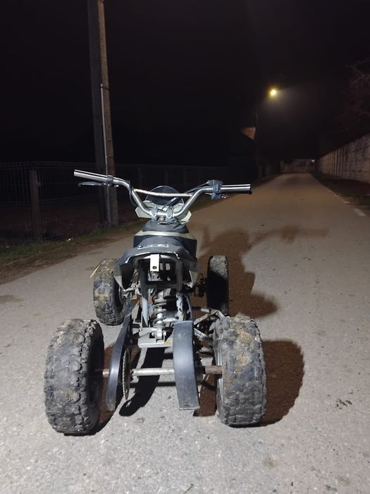 De vânzare atv de 49cc  funcționează are și motor de motocoasă