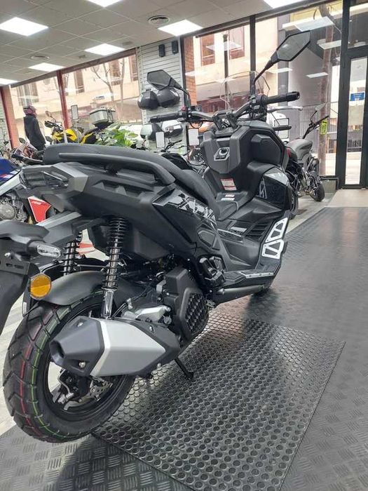 MYMOTO Vinde : Scuter Keeway XDV 300, nou, posibilitate rate.