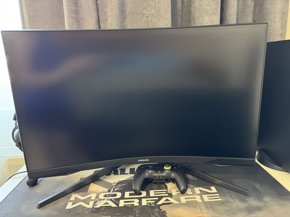Samsung Odyssey G7 QLED 27”