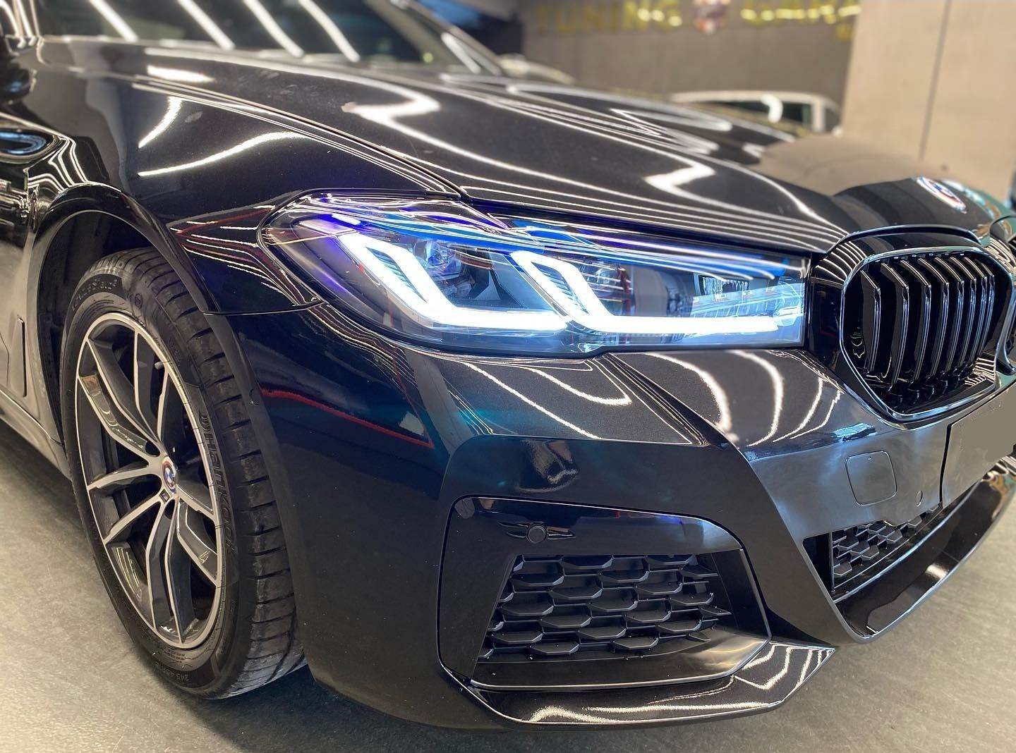 G30 lci M пакет BMW Mtech bodykit предна броня задна прагове дифузьор