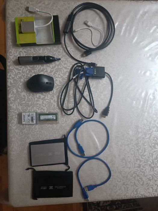 HDD, SSD, мышка, триммер, ОЗУ, сумка, подставка для ноутбука и кабели