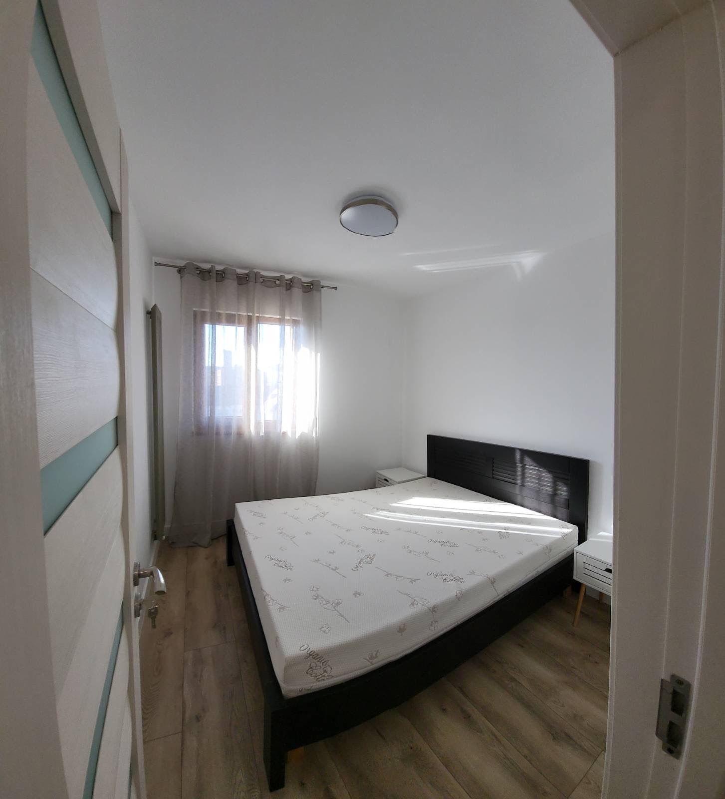 Apartament cu 3 camere de inchiriat