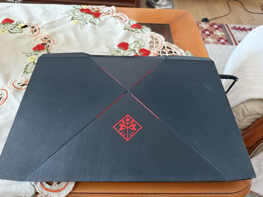 Продавам HP OMEN 17 17.3" Intel® Core™ i5 GTX 1060 Gaming Laptop