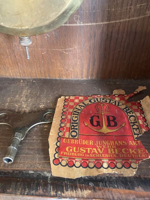 Часовник Gustav Becker