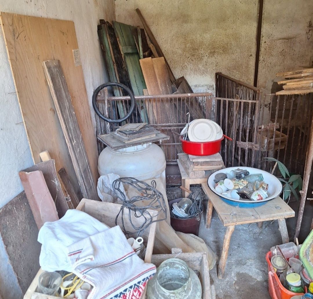 Debarasăm apartamente, mobilă veche,case,poduri,beciuri,moloz